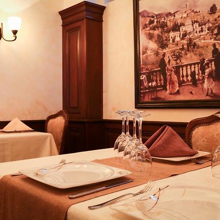סינאיה Hotel Foisorul Cu Flori מראה חיצוני תמונה