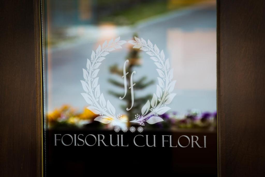 סינאיה Hotel Foisorul Cu Flori מראה חיצוני תמונה